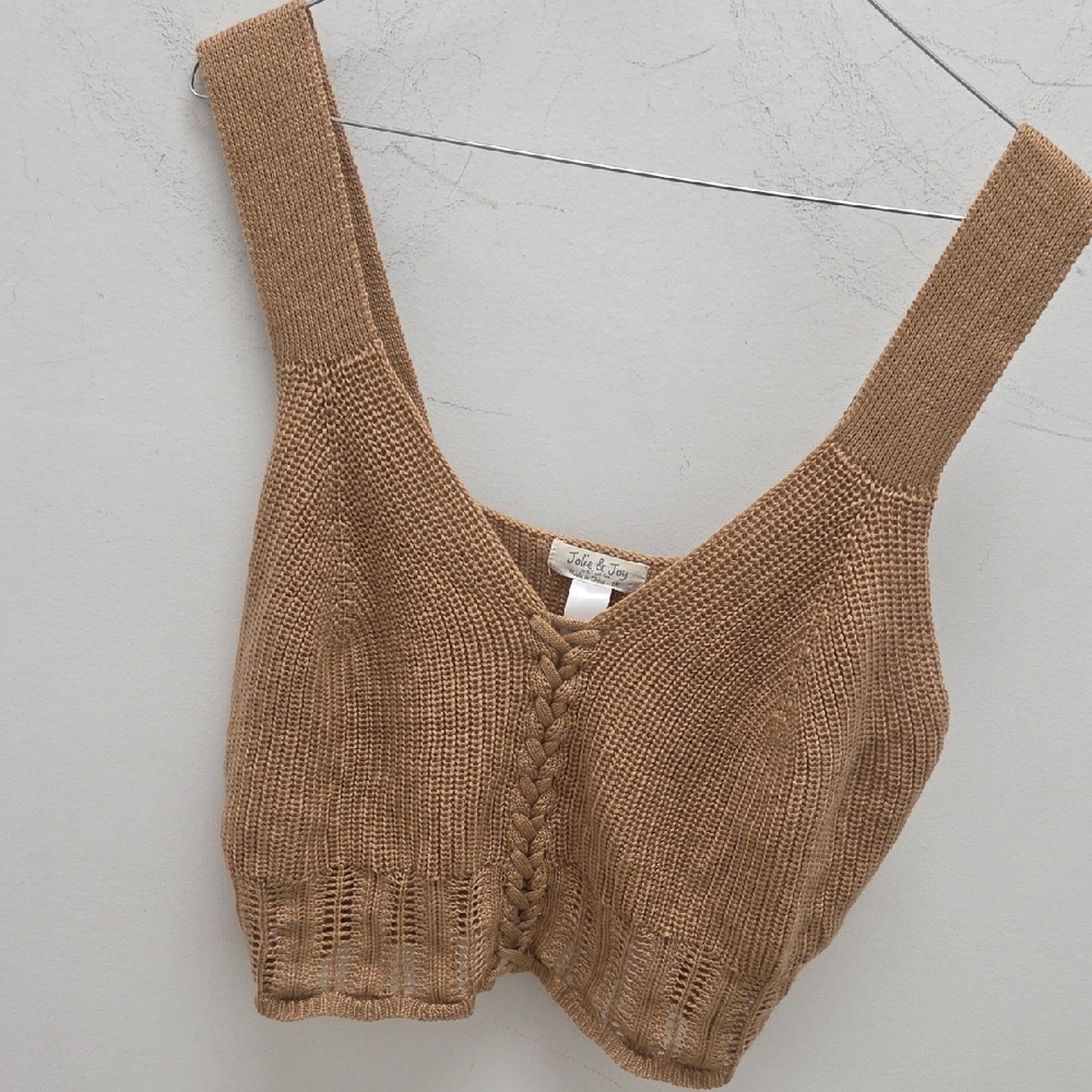 5/$25- Elegant Tan Knit Crop Top